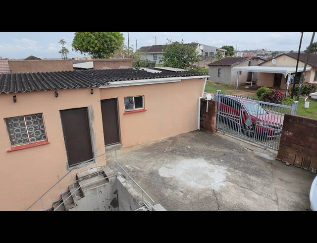 3 BEDROOM HOUSE FOR SALE IN UMLAZI Q
